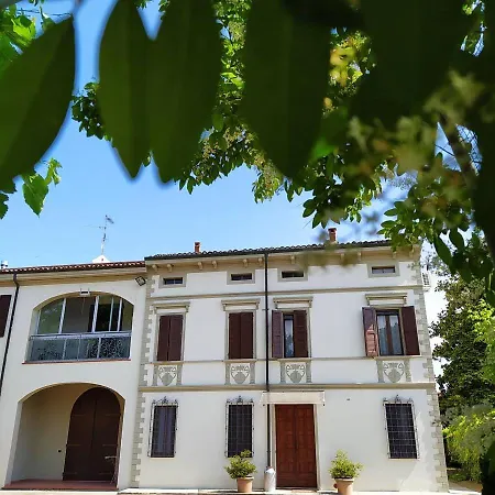 Alojamento de Acomodação e Pequeno-almoço Il Ponticello 3*